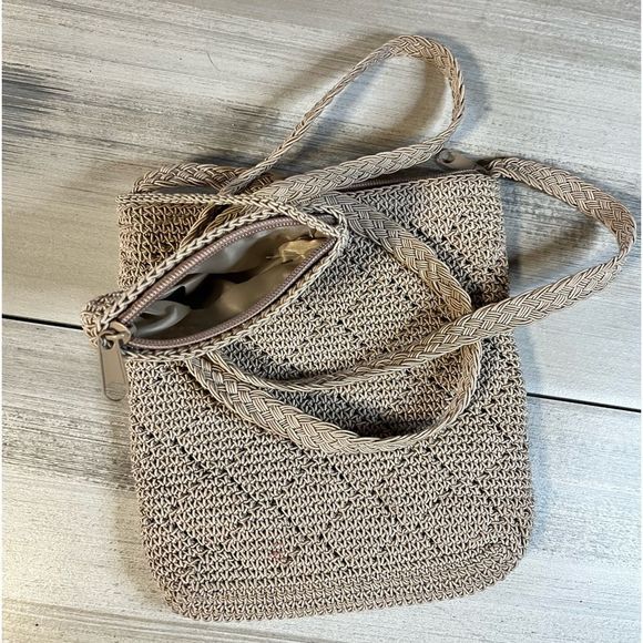 Small Crochet type Crossbody Bag W Small Change Purse Attached by Carlo D’Santi - Picture 1 of 4